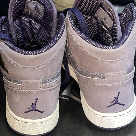 2010 Air Jordan 1 retro  Purple High Sneakers - Picture 6 of 10